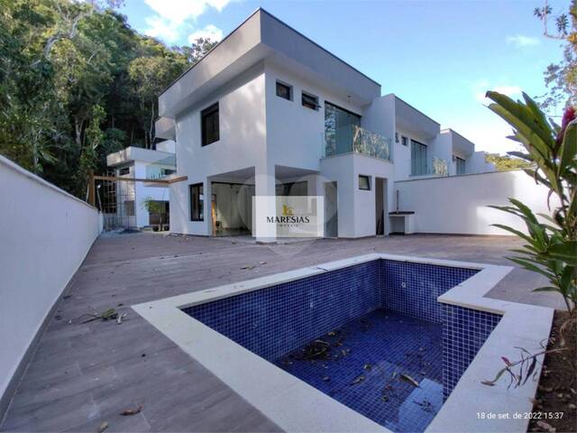 Sobrado para Venda em São Sebastião - 2