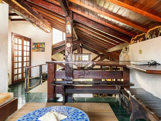 Sobrado para Venda em São Sebastião - 2