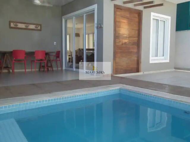 Sobrado para Venda em São Sebastião - 2