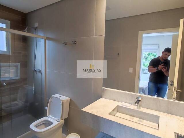 Sobrado para Venda em São Sebastião - 2