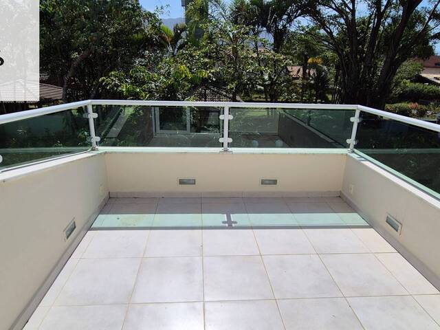 Sobrado para Venda em São Sebastião - 4