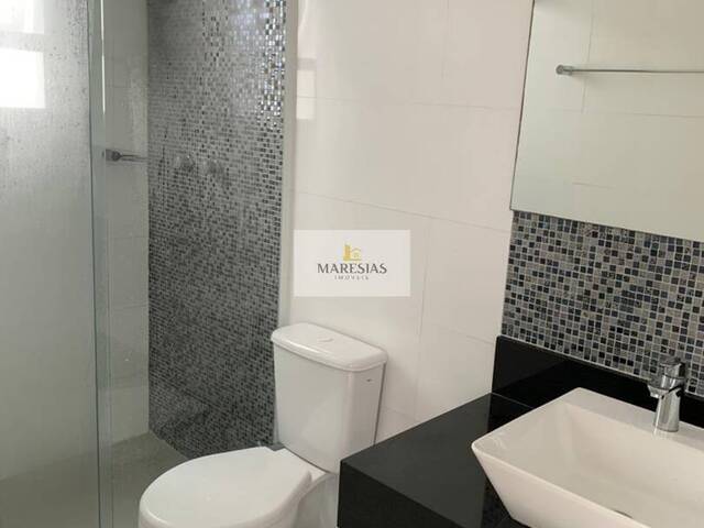 Sobrado para Venda em São Sebastião - 2