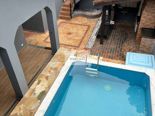 Sobrado para Venda em São Sebastião - 2