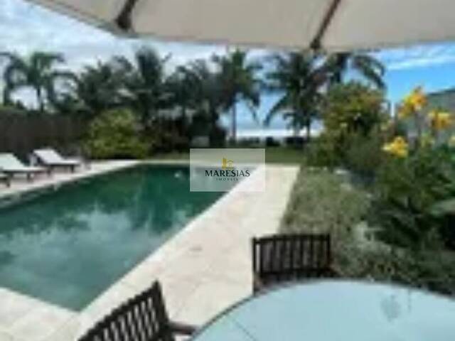 Sobrado para Venda em São Sebastião - 3