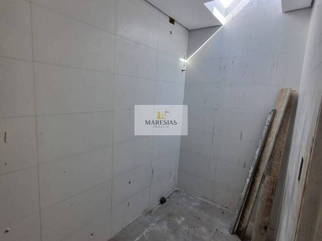 Sobrado para Venda em São Sebastião - 3