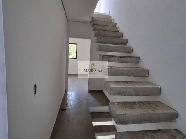 Sobrado para Venda em São Sebastião - 5