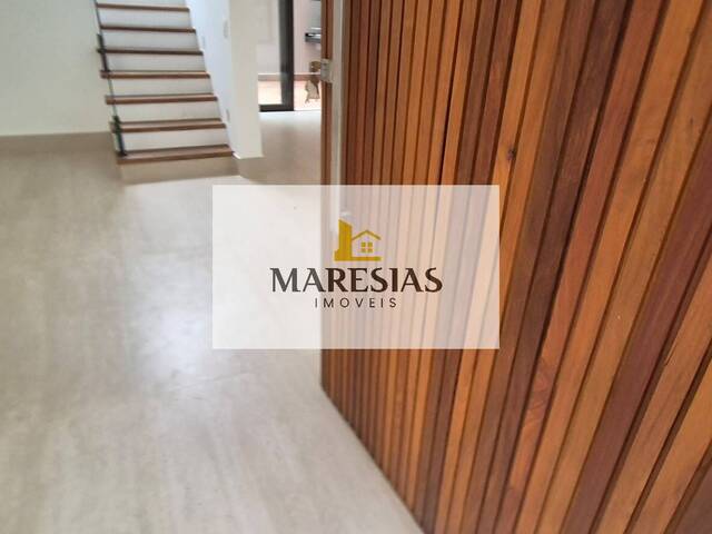 Sobrado para Venda em São Sebastião - 3