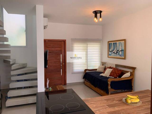 Sobrado para Venda em São Sebastião - 2