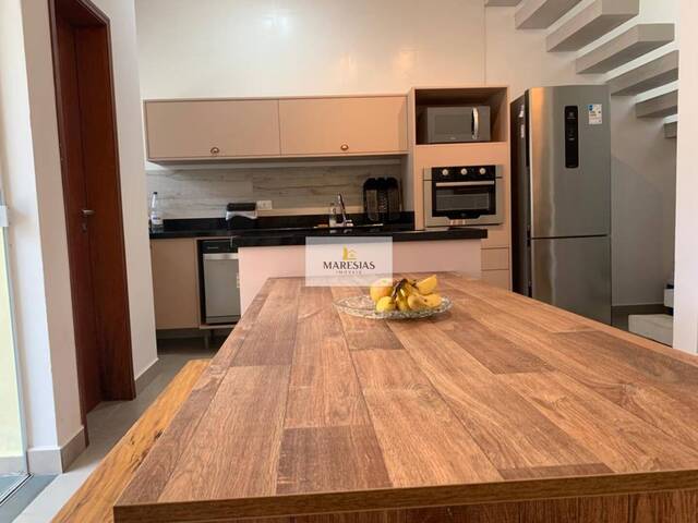 Sobrado para Venda em São Sebastião - 4