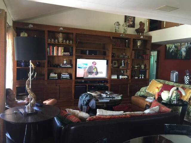 Sobrado para Venda em Ilhabela - 2