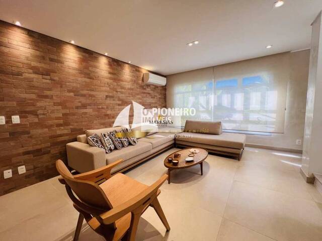 Sobrado para Venda em São Sebastião - 2