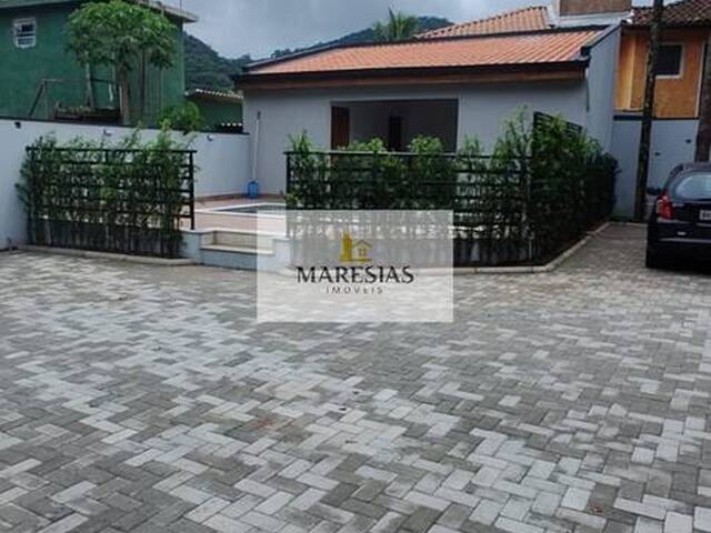 Sobrado para Venda em São Sebastião - 2