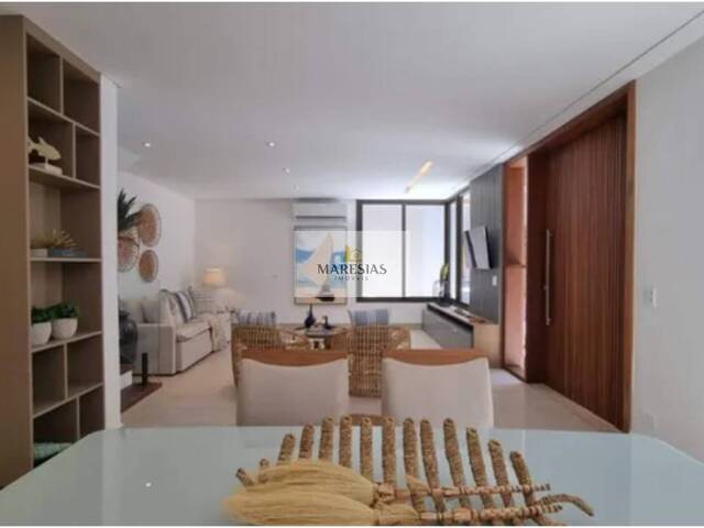 Sobrado para Venda em São Sebastião - 2