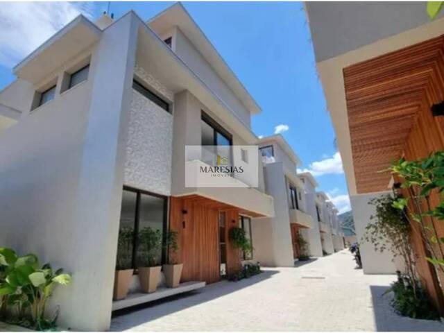 Sobrado para Venda em São Sebastião - 4