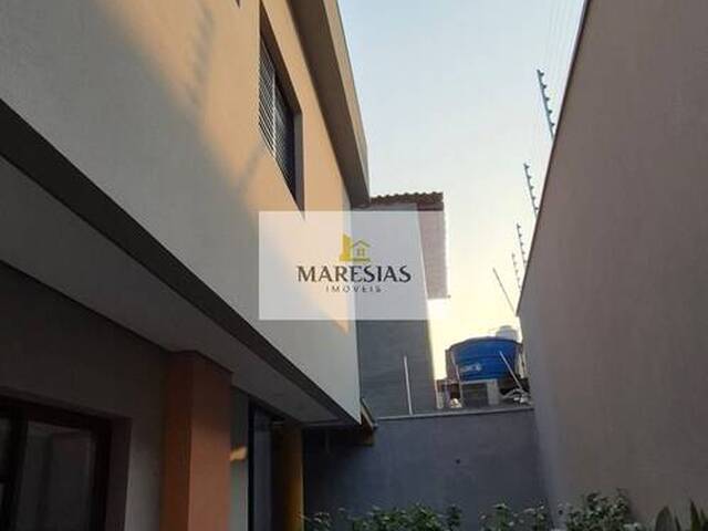 Sobrado para Venda em São Sebastião - 3