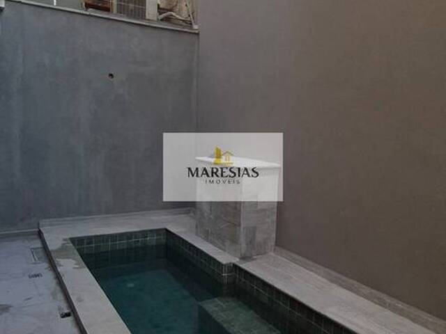 Sobrado para Venda em São Sebastião - 4