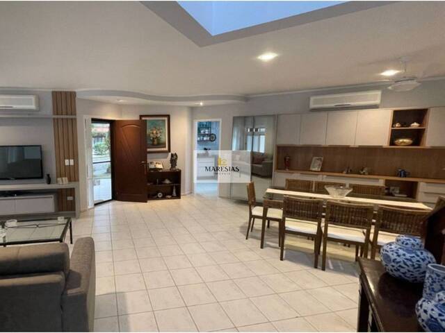 Casa para Venda em São Sebastião - 2