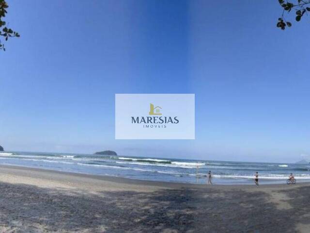 Sobrado para Venda em São Sebastião - 2