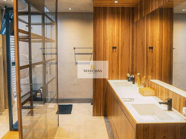 Sobrado para Venda em São Sebastião - 3