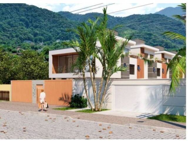 Sobrado para Venda em São Sebastião - 2