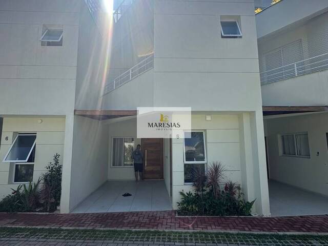 Sobrado para Venda em São Sebastião - 2