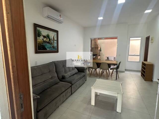 Sobrado para Venda em São Sebastião - 4