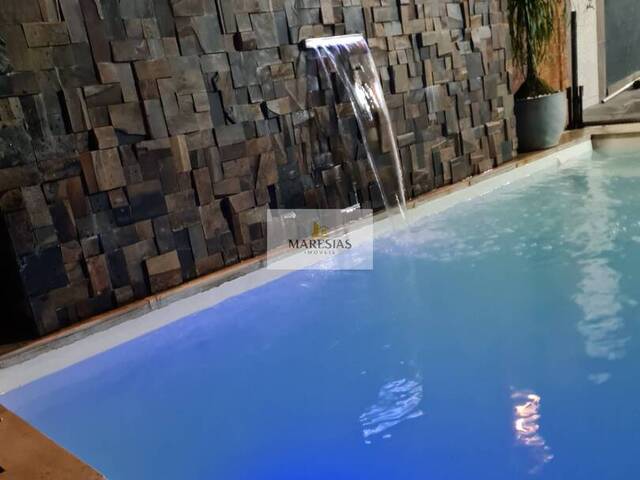 Sobrado para Venda em São Sebastião - 2