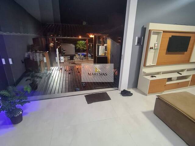 Sobrado para Venda em São Sebastião - 3