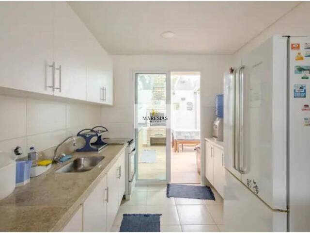 Sobrado para Venda em São Sebastião - 4