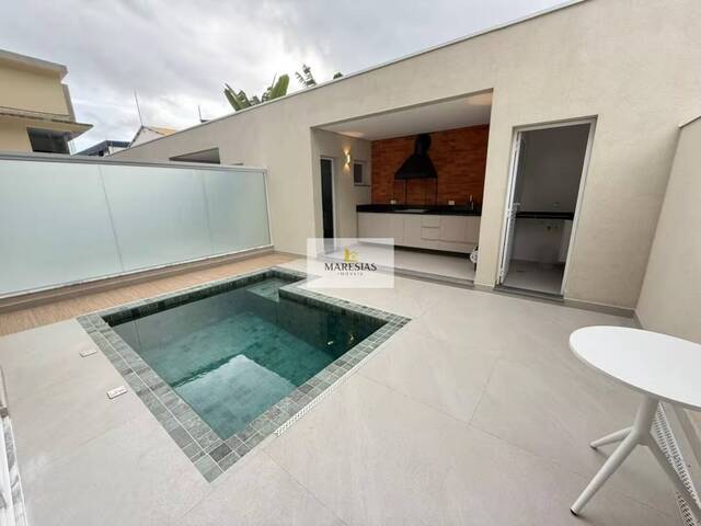 Sobrado para Venda em São Sebastião - 4