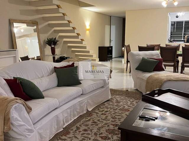 Sobrado para Venda em São Sebastião - 4