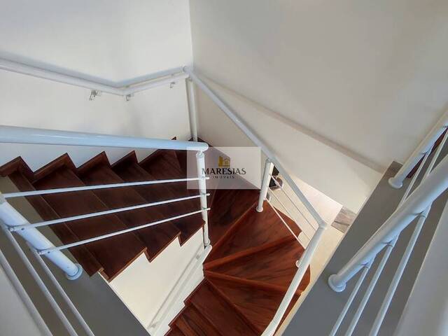 Sobrado para Venda em São Sebastião - 3