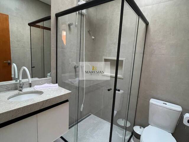 Sobrado para Venda em São Sebastião - 2