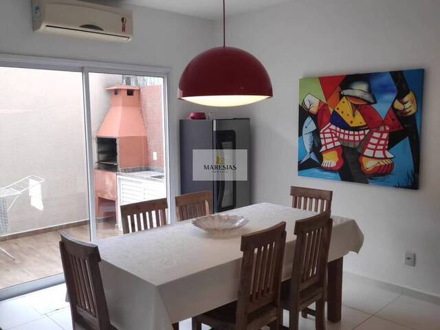 Sobrado para Venda em São Sebastião - 4