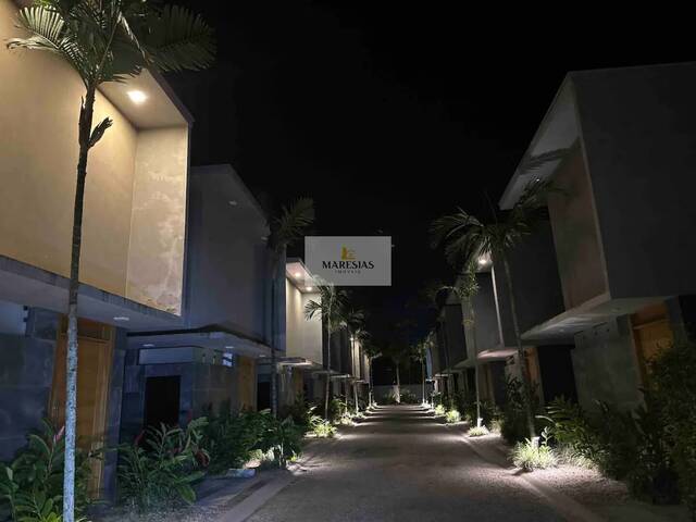 Sobrado para Venda em São Sebastião - 2