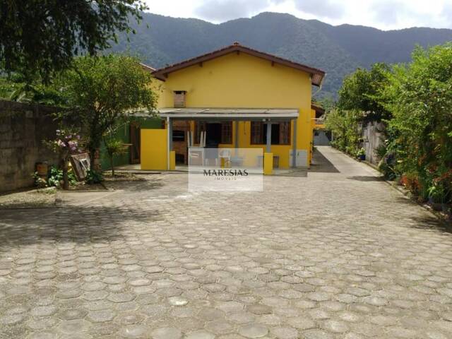 Sobrado para Venda em São Sebastião - 2