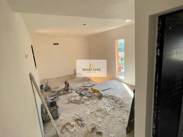 Sobrado para Venda em São Sebastião - 3