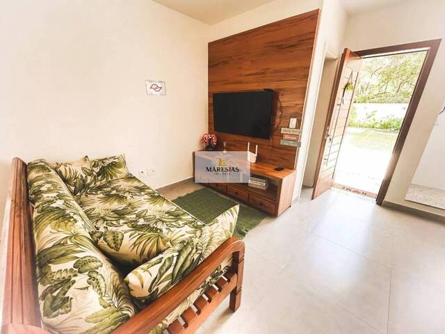 Sobrado para Venda em São Sebastião - 2