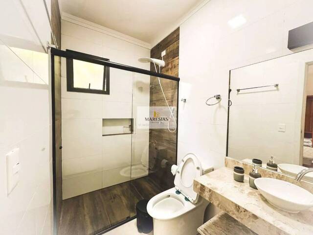 Sobrado para Venda em São Sebastião - 3