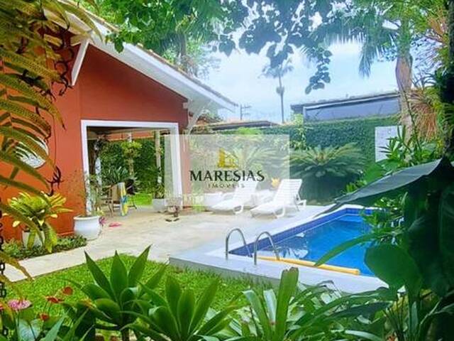 Sobrado para Venda em São Sebastião - 4