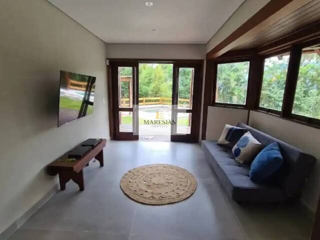 Sobrado para Venda em São Sebastião - 4