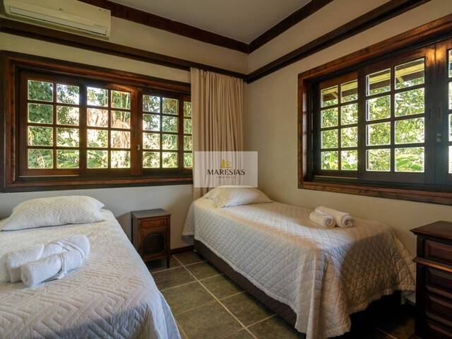 Sobrado para Venda em São Sebastião - 2