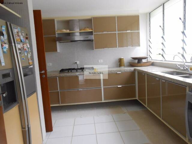 Sobrado para Venda em São Sebastião - 4