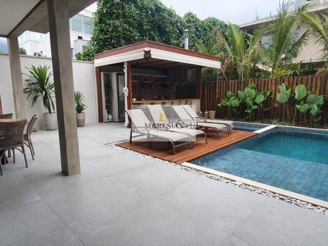 Sobrado para Venda em São Sebastião - 2