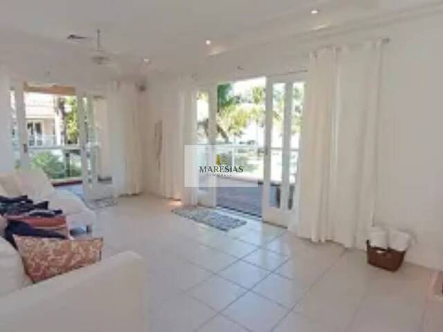 Sobrado para Venda em São Sebastião - 4