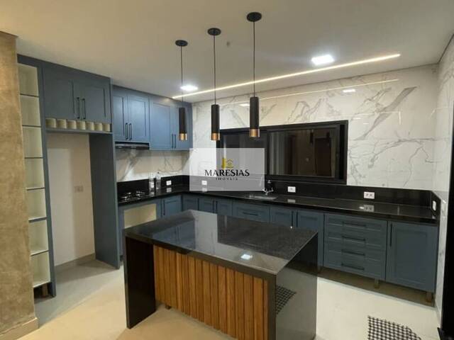 Sobrado para Venda em São Sebastião - 3