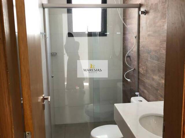 Sobrado para Venda em São Sebastião - 3