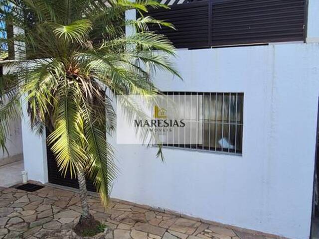 Sobrado para Venda em São Sebastião - 3