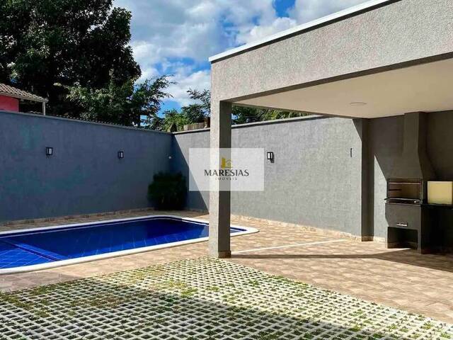 Sobrado para Venda em São Sebastião - 2